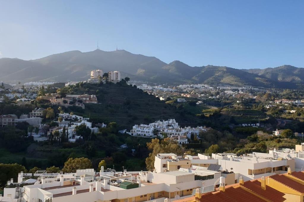 Luxury Penthouse With Sea&Mountain Views & Hot Tub - Tranquility & Rest Appartement Benalmádena Buitenkant foto