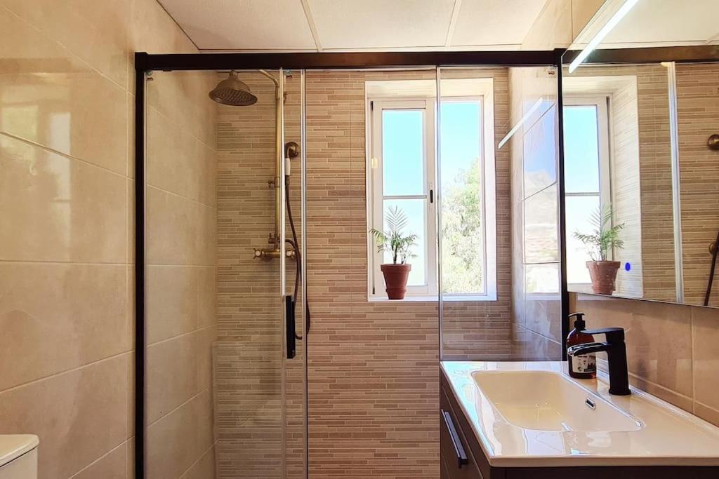 Luxury Penthouse With Sea&Mountain Views & Hot Tub - Tranquility & Rest Appartement Benalmádena Buitenkant foto